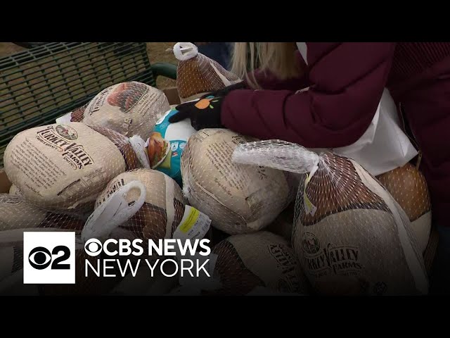 ⁣Nearly 4,900 turkeys donated at Season of Giving turkey drives