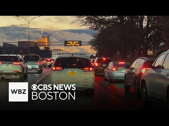 ⁣Thanksgiving traffic starts in Massachusetts