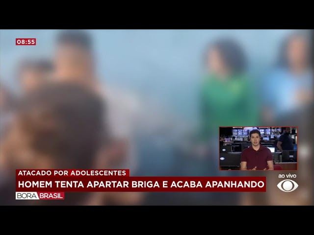 ⁣Homem tenta apartar briga e é agredido por adolescentes em SP