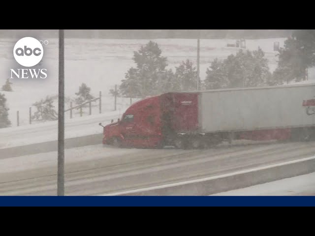 ⁣Storm tracking from Rockies to Northeast into Thanksgiving brings snow