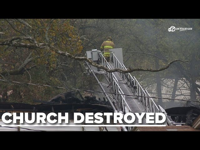 ⁣Fire destroys North Little Rock church, causes roof collapse