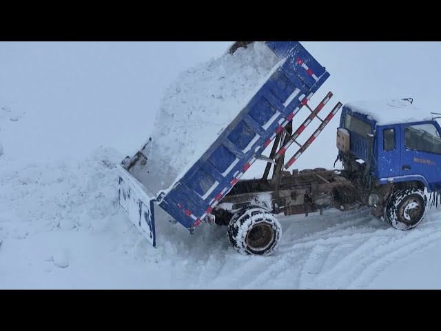 ⁣China hit by lingering snowfall as cold wave weakens