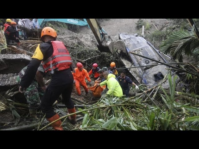 ⁣No Comment : glissement de terrain meurtrier sur l'île de Sumatra