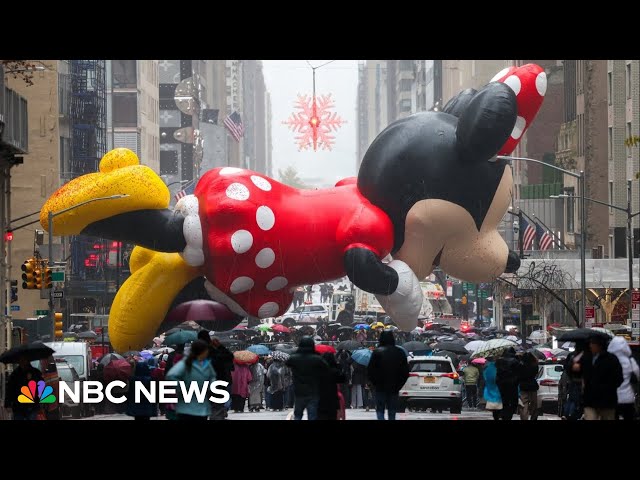 ⁣Macy's Thanksgiving Day Parade officially underway in New York City