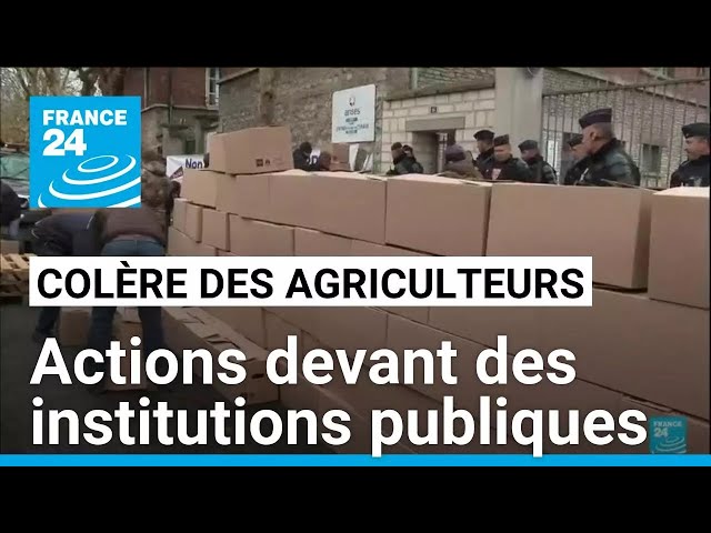 ⁣France : des centaines d'agriculteurs manifestent devant des institutions publiques • FRANCE 24