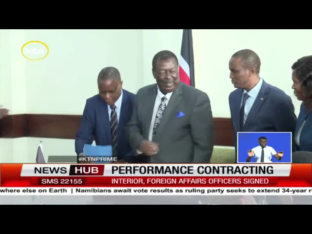 ⁣Interior & foreign affairs officers sign perfomance contracts