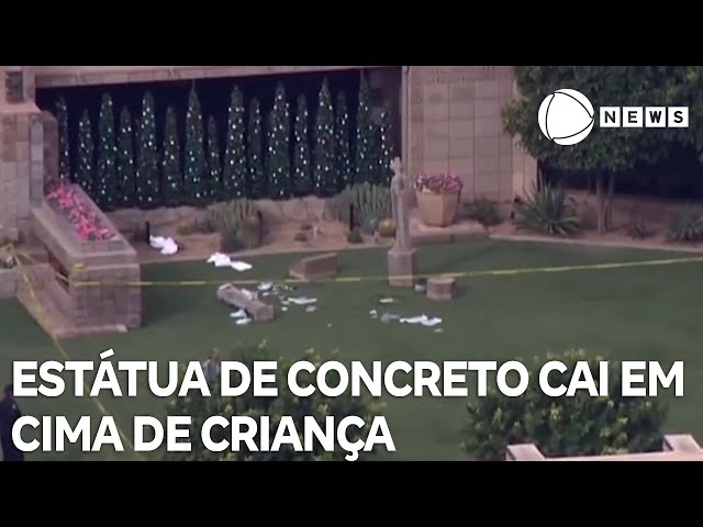 ⁣Estátua de concreto cai em cima de criança de 8 anos; menino está em estado crítico