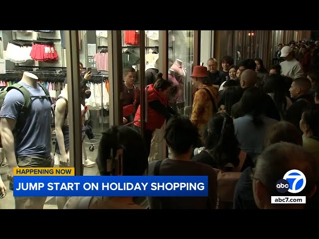 ⁣Shoppers flock to Citadel Outlets in Commerce for Black Friday