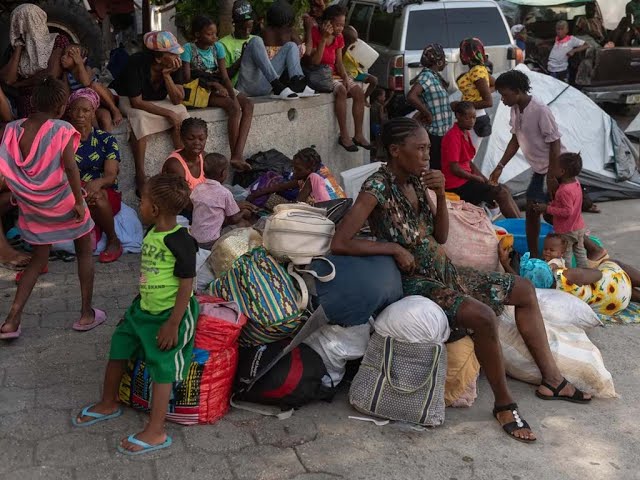 ⁣#ExpresoMatutino / Más de 40 mil desplazados en capital haitiana en 10 días