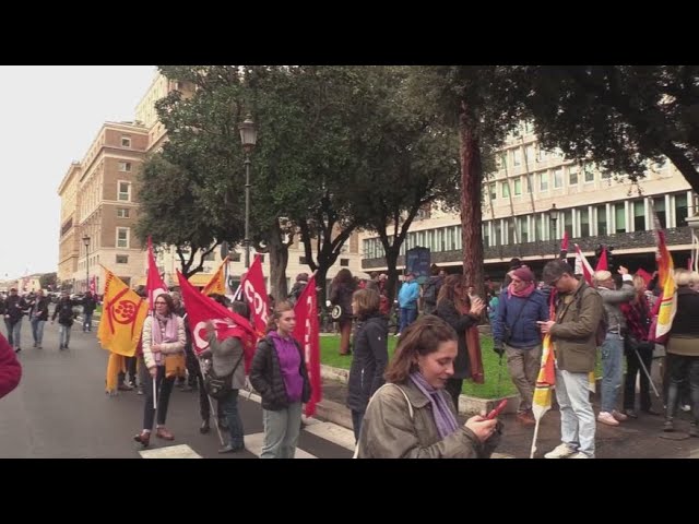 ⁣Roma, corteo Cobas: "Contratti miseri, aumento precarietà"