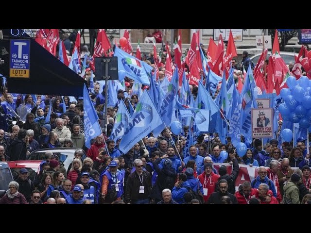 ⁣Thousands of public sector workers in Italy protest against government budget plan