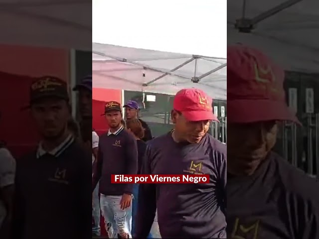 ⁣Filas por Viernes Negro