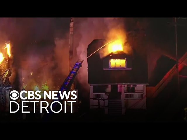 ⁣Fire burns through several homes on Detroit's east side