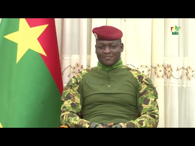 ⁣Le Président du Faso, le Capitaine Ibrahim TRAORE échange avec les autorités de Bobo-Dioulasso