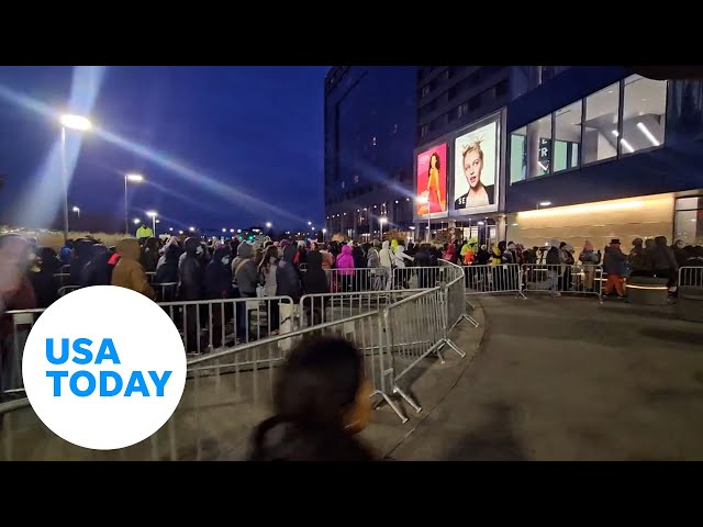 ⁣Shoppers search for deals on Black Friday while battling higher prices | USA TODAY