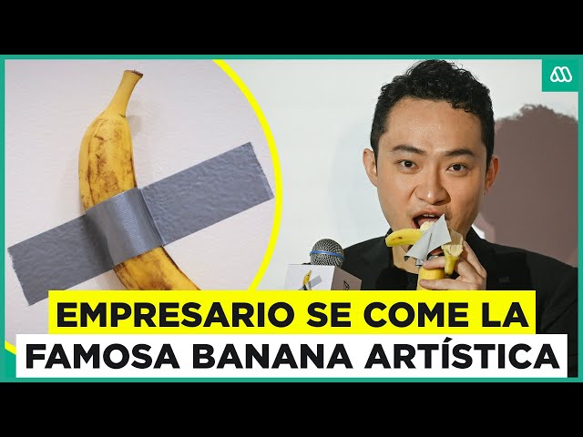 ⁣Un hombre se come la banana artística por la que pagó 6.2 millones de dólares