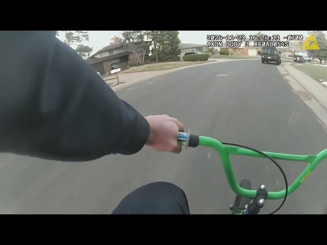 ⁣Watch: Lone Tree officer uses kid’s bike during pursuit of theft suspect