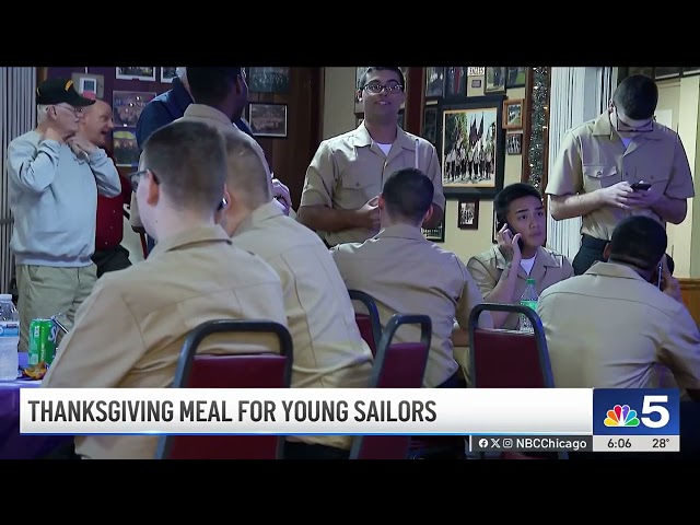 ⁣Great Lakes Navy recruits hosted for Thanksgiving Day meal