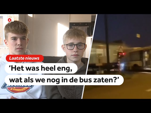 ⁣Bus met pech geramd door trein in België