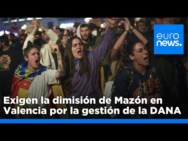 ⁣Unas 100.000 personas se manifiestan en Valencia para exigir la dimisión del presidente Mazón