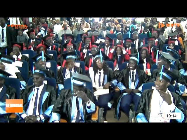 ⁣ENSEIGNEMENT SUPÉRIEUR - Remise de parchemins aux étudiants de l'Université de N'Djamena