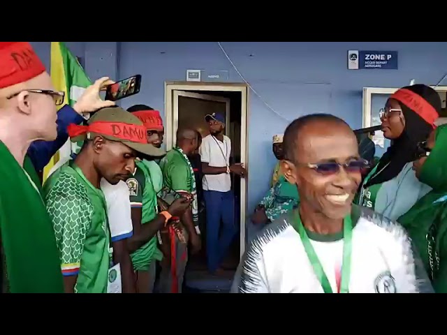 ⁣Stefano attendu à l’aéroport Prince Said Ibrahim : les supporters sont présents