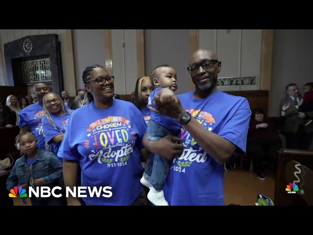 ⁣17 children adopted at Texas courthouse on National Adoption Day