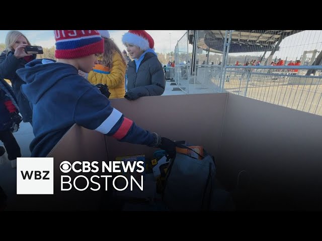 ⁣Patriots fans bring toys to annual toy drive before game at Gillette Stadium