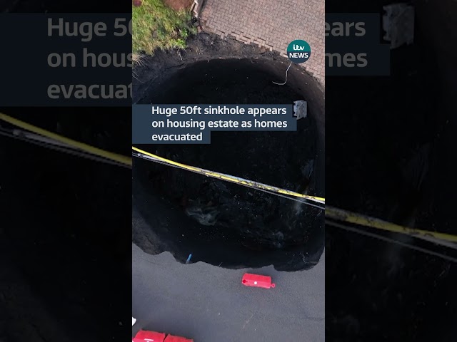 ⁣Huge 50ft sinkhole appears on housing estate as homes evacuated #itvnews #wales