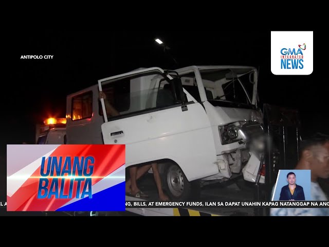 ⁣L300 van at 2 motorsiklo, inararo ng truck; bumangga rin sa poste at concrete wall | Unang Balita