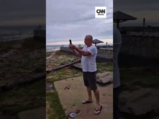 ⁣Tsunami meteorológico atinge Jaguaruna, em Santa Catarina