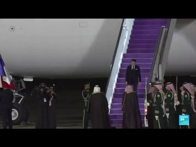 Emmanuel Macron entame une visite d'État de trois jours en Arabie saoudite • FRANCE 24