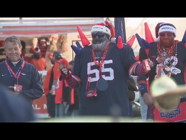 ⁣Broncos fans take on Monday Night Football with Browns game