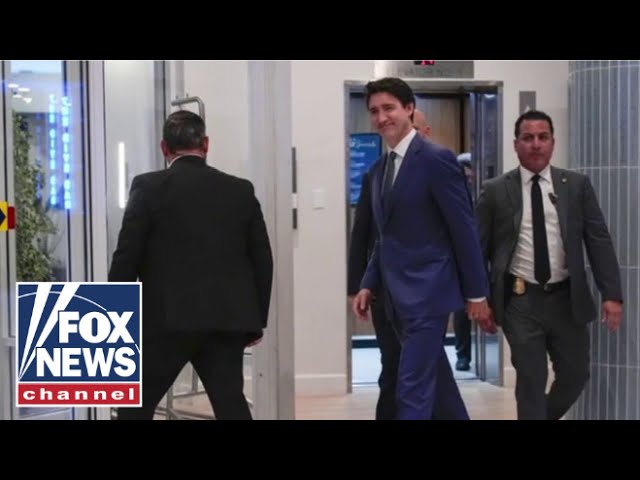 ⁣WATCH: Justin Trudeau all smiles while meeting Trump at Mar-a-Lago