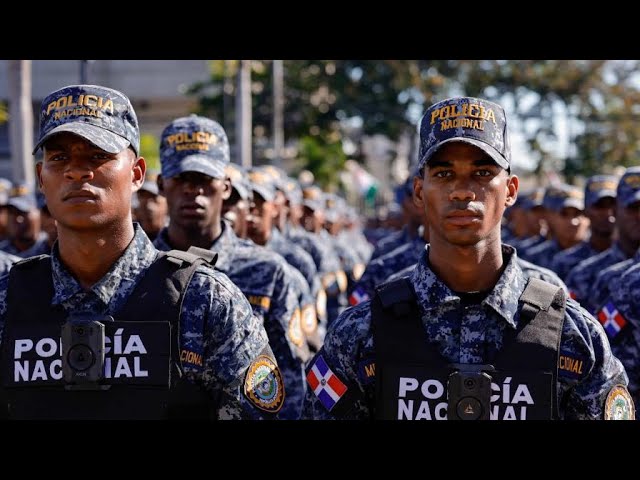 ⁣15,000 policías y 4,000 militares patrullarán las calles en esta Navidad