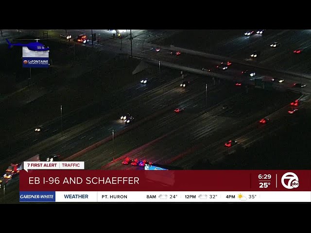 ⁣Eastbound lanes of I-96 and Schaefer shut down after crash