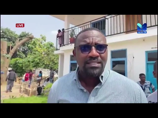 ⁣NPP Ayawaso West Wuogon Seen Sharing Food During the Special Voting Exercise