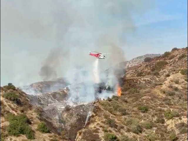 ⁣Watch live: Fire crews are battling a brush fire in Burbank