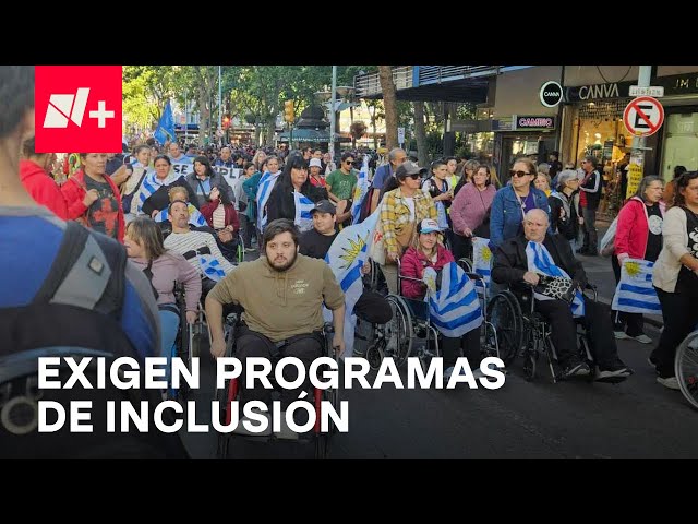 ⁣Personas con discapacidad marchan en la CDMX para exigir programas de inclusión - En Punto