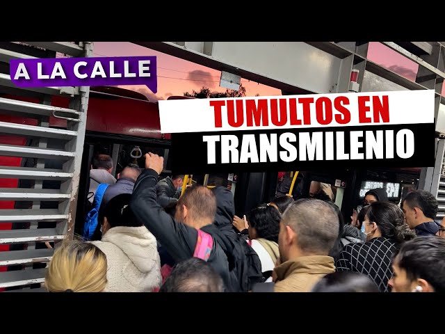 ⁣Empujones, el diario vivir de los usuarios de Transmilenio: ¿falta de cultura ciudadana?