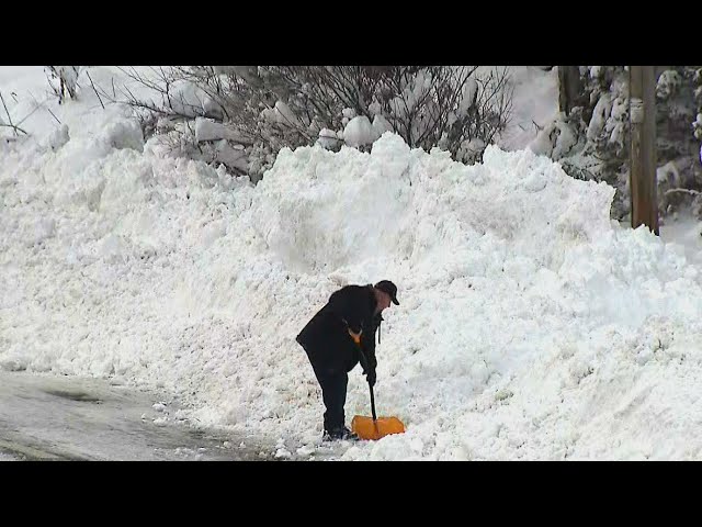 ⁣"Folks are doing very well:" Bracebridge firefighters check on residents after major snows