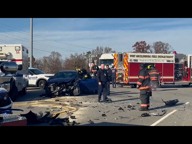 ⁣West Charlotte crash closes road off I-85