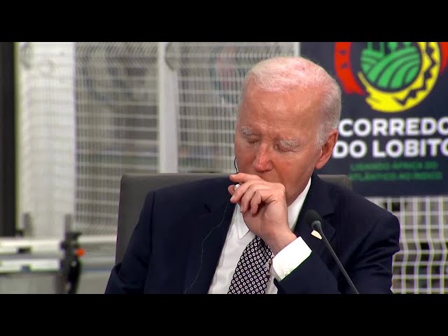 ⁣‘Sleepy Joe’ Biden caught napping during African summit