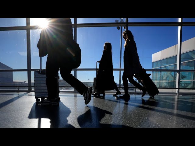 ⁣Air Canada to charge for carry-on bags for lowest-fare customers