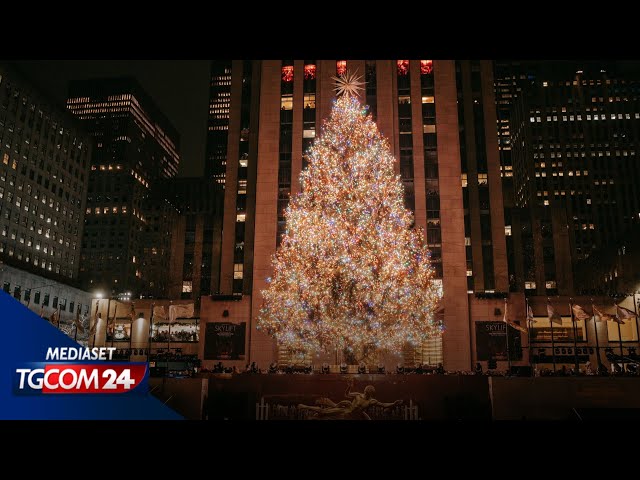 ⁣New York, 50mila led illuminano l'albero del Rockefeller Center