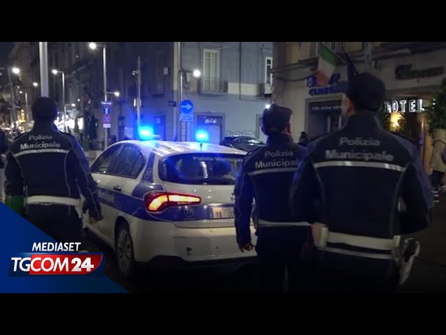 ⁣Napoli, un'altra turista ferita gravemente da un oggetto caduto da un balcone