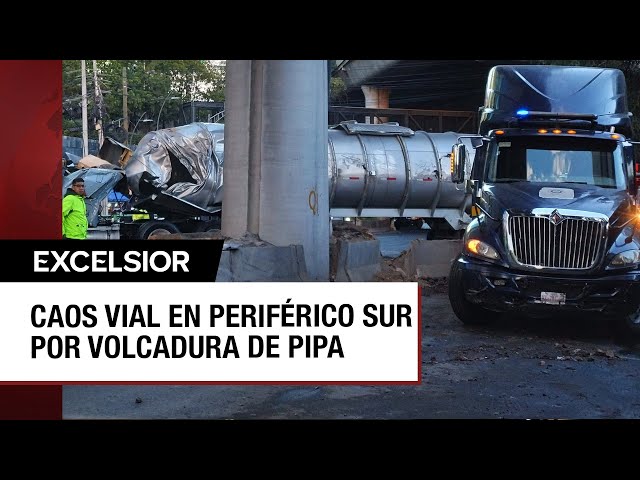 ⁣Vuelca pipa en Periférico Sur y provoca congestión vial en la zona