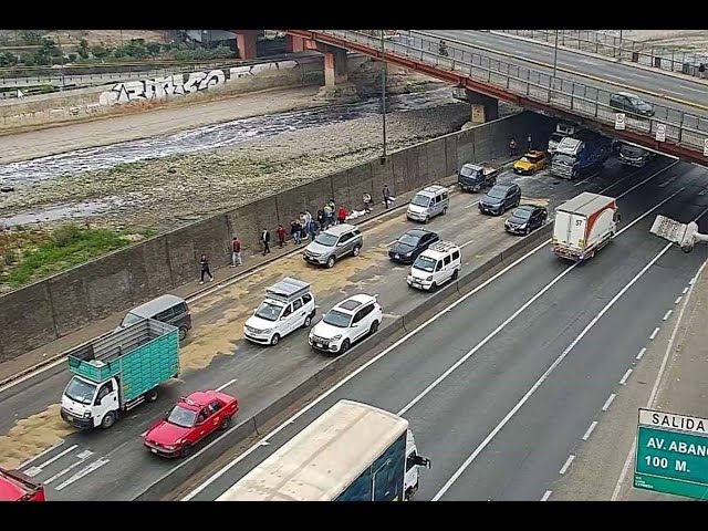 ⁣Vía Evitamiento se cierra de noche por trabajos en puente Ricardo Palma