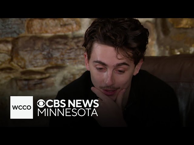 ⁣Timothée Chalamet pays a visit to Minneapolis to talk new Bob Dylan movie