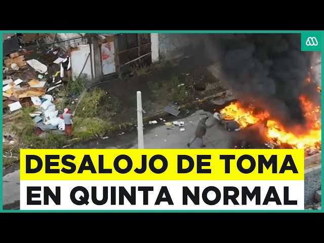 ⁣Desalojo en toma de Quinta Normal: Era un vertedero ilegal